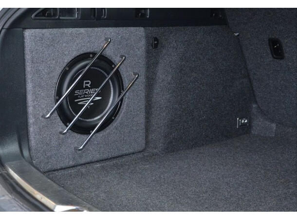 ConnectED MDF bilspesifikk Basskasse 10" Skoda Superb stv. (2008 - 2015)